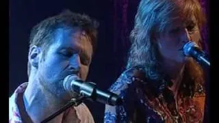 Liam O'Maonlai & Eddi Reader - Across The Universe (Live on RocKwiz)