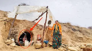 Nomadic life in the hell of the storm: Mother's efforts and cameraman's help⛈️