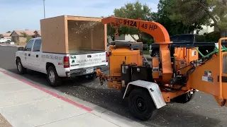 How to Start and Run a Commercial Wood Chipper - 2009 Altec DC912A