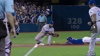 TEX@TOR Gm5: Andrus' missed catch loads the bases