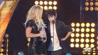 Britney Spears Hits Tribute VMAs 2011