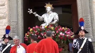 Festa Patronale a Roseto Valfortore. Torna il lancio di pane e ortaggi in onore di San Filippo Neri