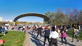 Va invit la dans! Va astept in Parc IOR la scena de sticla in fiecare Sambata si Duminica ora 17.00!