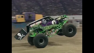 Monster Jam Minneapolis 2007 (Show 2) Grave Digger Freestyle