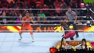 Bianca Belair Vs Nikki Cross - WWE Raw 31/10/2022 (En Español)