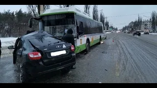 Мужчина и младенец стали жертвами ДТП с автобусом в Воронеже