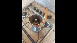 Why Did My Italian Moka Pot Explode Coffee?