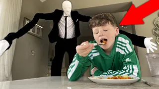 SLENDERMAN PRANK on LITTLE BROTHER!!