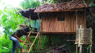 SOLO CAMPING DI SHELTER BAMBU DI SAAT GRIMIS BADAI, MENCARI BELALANG UNTUK DI MASAK