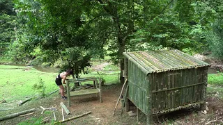 Free Bushcraft Camp - How To Make Tables And Chairs, Cook Snails | OFF GRID LIVING Ep.10