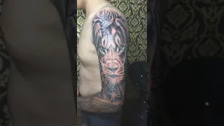 tatuagem de leão no braço para te inspirar