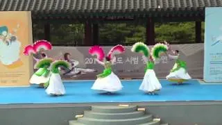 танец с веерами Корея