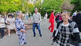 5.05.24г..."РЫЖАЯ"... Александр Бешенный... в Гомельском парке звучит...