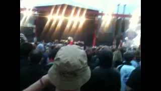 Stone Roses come on stage....