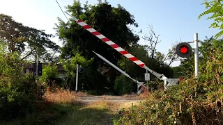 Passaggio a livello Chignolo Po (I)//Spoorwegovergang//Railroad crossing