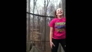 Betty and Judeth , trampoline !