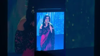 Jo Wada Kiya Woh Nibhana Padega by Shreya Ghosal Live Concert