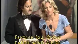 Earth, Wind And Fire wins Favorite Soul Group- AMAs 1981