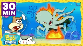 Bob Esponja | ¡30 minutos del domo del árbol de Arenita siendo destruido! | Bob Esponja en Español