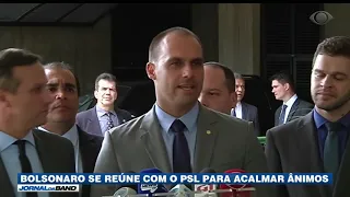 Bolsonaro visita grupo da PF e academia militar