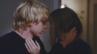 kyle and zoe cute scene (ahs coven)