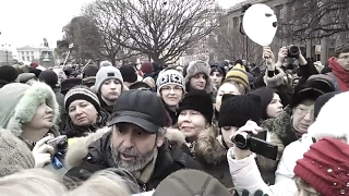 04 Акция "Синее кольцо" вокруг Исаакиевскго собора. Петербург. 12.02.17