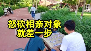 街头象棋，大哥来相亲，下赢我才可以，结果就差一步，可惜了！【象棋八妹】