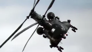 RIAT 2017 - RAF Chinook Display Team with Tandem Rotor Aerobatics!