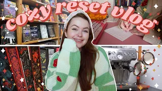 cozy reset vlog 🌲 december tbr, book shopping, goals & some favorite things