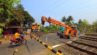 Dangerous Scene | Long JCB stuck in the busy Rail gate |Furious Speedy EMU Dangerous Moving 😯