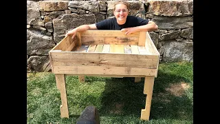 How to Build a FREE RAISED BED Using PALLETS