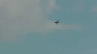 Piknik lotniczy w Świdwinie 2013 - pokaz dynamiczny Su-22