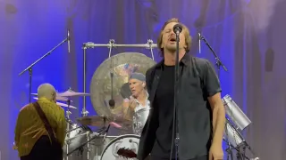 Eddie Vedder plays "The Waiting" by Tom Petty in Inglewood, CA (Feb 25, 2022) with The Earthlings