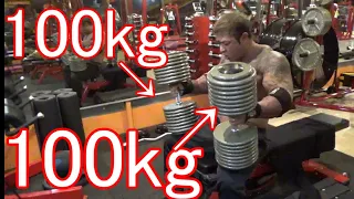 100kg×2のダンベルプレスを達成した日本人はこちらです(The Japanese who achieved  220lbs dumbbell press)