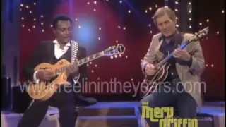 Chet Atkins & George Benson- "Help Me Make It Through The Night" (Merv Griffin Show 1984)