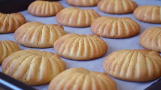 This cookie just melts in your mouth! Delicious honey cookies!