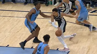 Victor Wembanyama is crazy for shammgod into spin move for layup 🤯