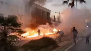 Посольство США в Афинах забросали «коктейлями Молотова»