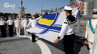 Військові моряки провели урочисте підняття прапора на фрегаті "Гетьман Сагайдачний"