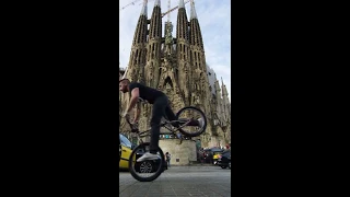 Awesome bike parkour on Barcelona