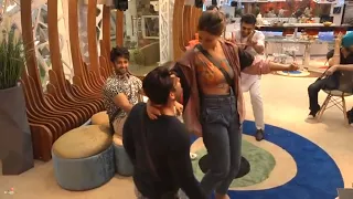 Bigg Boss 14 : Cute Moment | Siddharth Shukla And Hina Khan's "Masti"