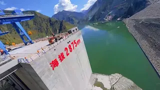 Stunning view of China's highest-altitude mega hydropower station