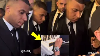 Arrival ✅ Kylian Mbappe arrives in Real Madrid and signs Real Madrid Jerseys | Welcome to Real Madr