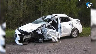 На дороге Валдай – Устюжна случилась авария, один человек погиб, четверо ранены