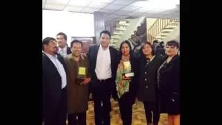 En el mejorado Teatro Raul Salmón de la Barra en El Alto se reconoció a varios Artistas.