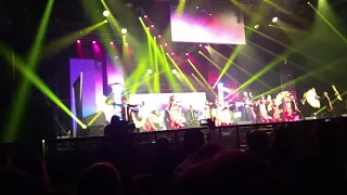 Sonakshi Sinha Dance in Concert Sawaar Loon Lootera