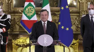 Il Presidente Mario Draghi legge la lista dei ministri per il nuovo Governo