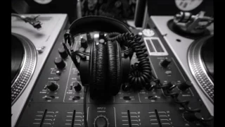 deep house, tech house, underground house mix 2016 by Chris R.