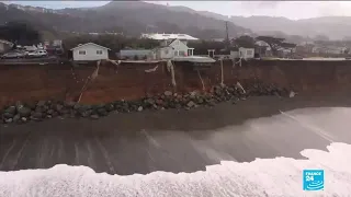 Erosion of Californian cliffs is causing homes to crumble away