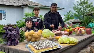 A GREAT DAY IN RAINY VILLAGE! GRANDMA COOKING BISCUIT CAKE | RURAL FAMILY COOKING